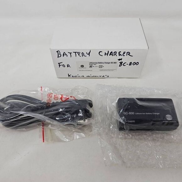 KONICA MINOLTA BC-800 BATTERY CHARGER DIMAGE DIGITAL CAMERA X SERIES NP-700 NEW - Picture 1 of 4